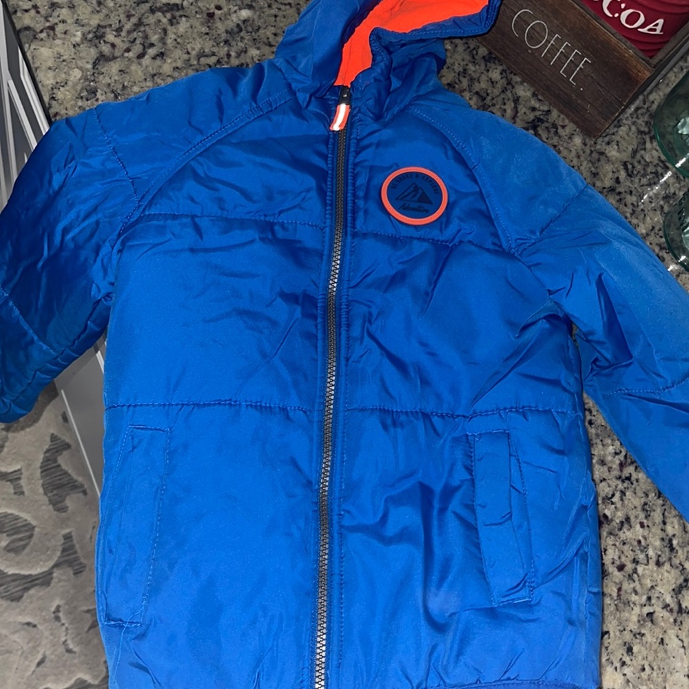 Boys Classic & Unique carters blue & orange puffer jacket size M/5-6- love this!